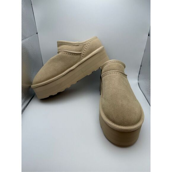 CUSHIONAIRE Women's Slip On Genuine Suede Cozy Mule Platform SIZE 8 SAND - Picture 5 of 7